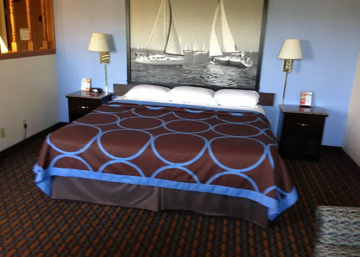 Super 8 By Wyndham New Castle