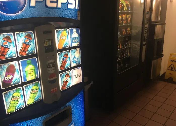 Super 8 By Wyndham Peoria