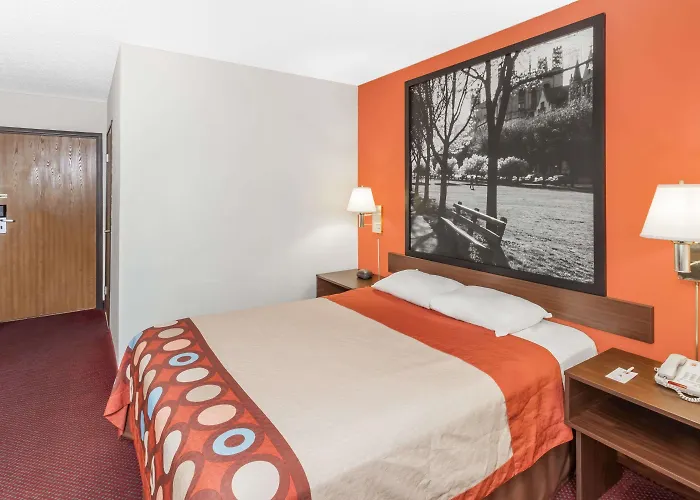 Super 8 By Wyndham Washington/Peoria Area