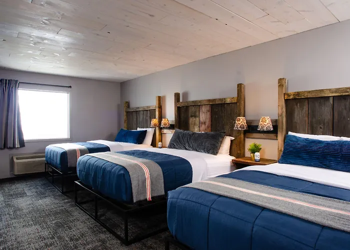 Vintage Block Inn & Suites