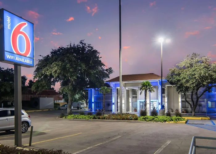 Motel 6-Addison, Tx - Dallas
