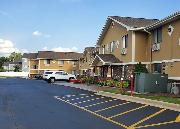 Super 8 By Wyndham Sterling Heights/Detroit Area