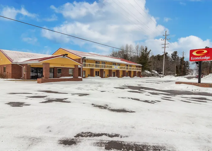 Econo Lodge Cadillac By Choice