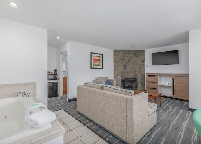 Crossroads Inn & Suites