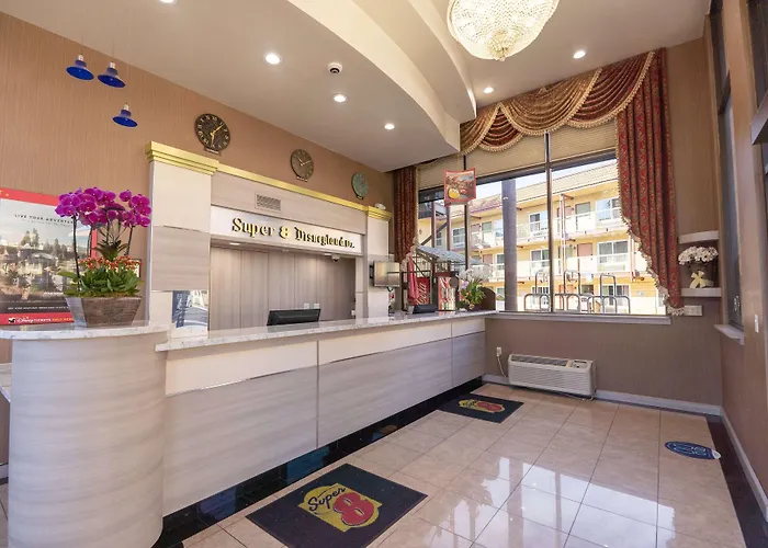 Super 8 By Wyndham Anaheim/Disneyland Drive