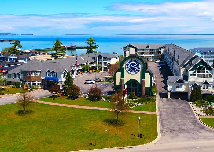 Clarion Hotel Mackinaw City Beachfront
