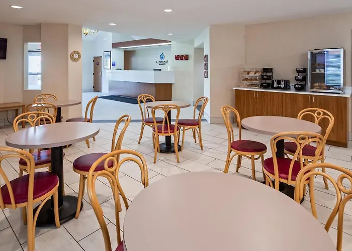 Charlevoix Inn & Suites Surestay Collection By Best Western