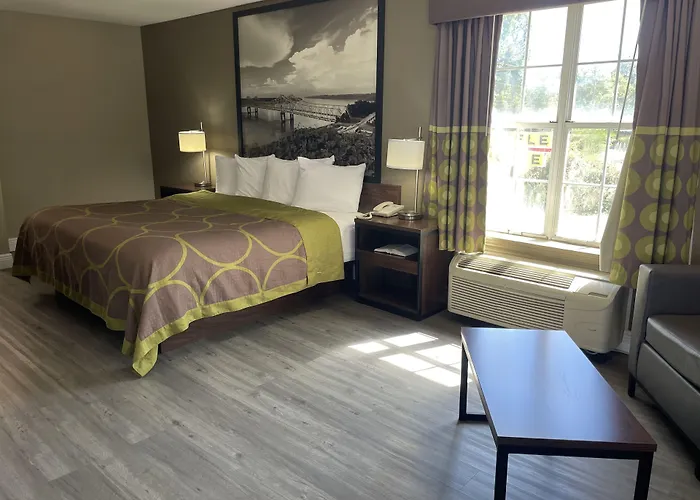 Super 8 By Wyndham Bay St. Louis