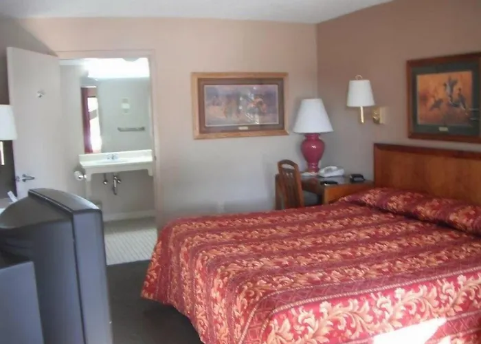 Days Inn By Wyndham Clanton Al