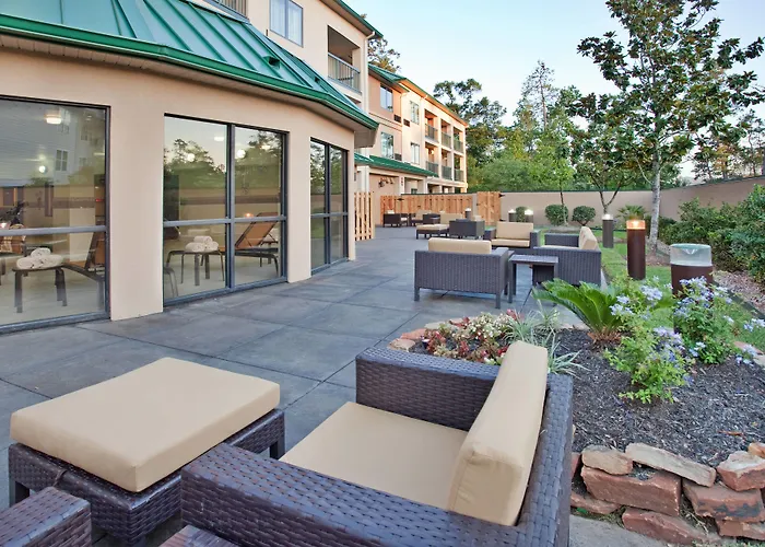 Courtyard Houston The Woodlands