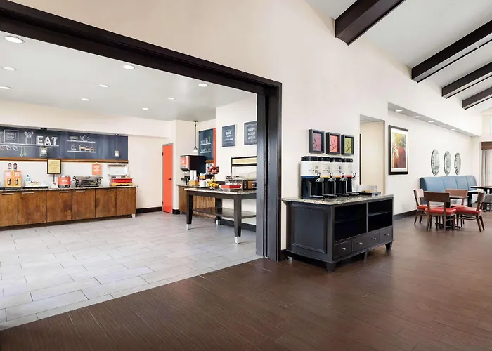 Hampton Inn & Suites Fort Wayne-North