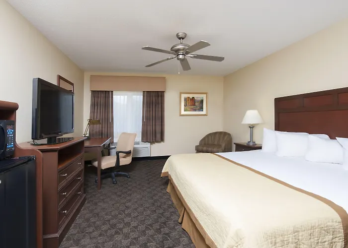 Baymont By Wyndham Mt. Pleasant