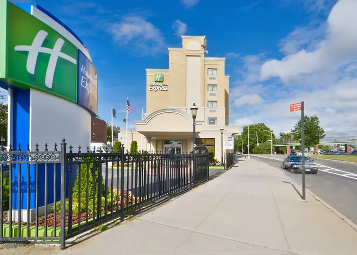 Holiday Inn Express Laguardia Airport, An Ihg Hotel
