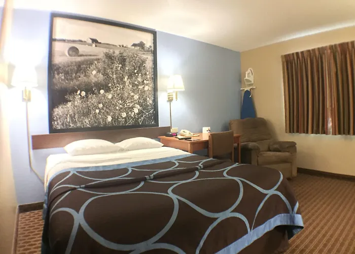 Super 8 By Wyndham Johnstown/Gloversville