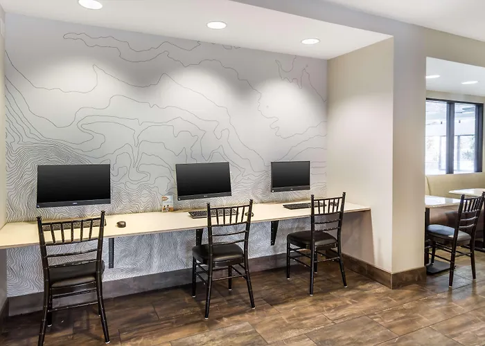 Best Western Plus Cotton Tree Inn