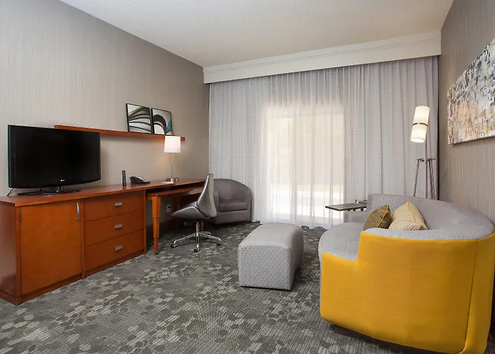 Courtyard By Marriott Boston Westborough