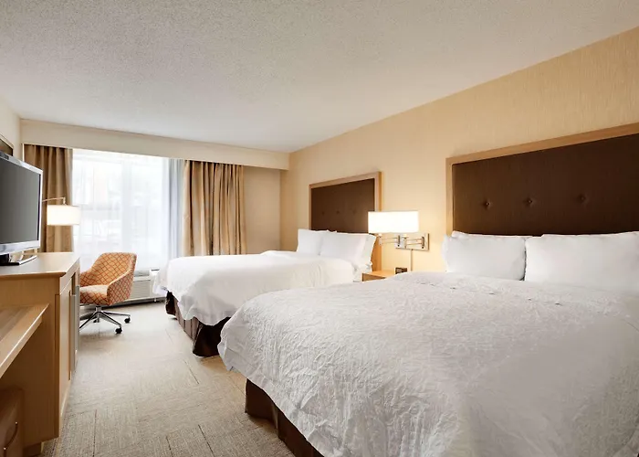 Hampton Inn & Suites Cleveland-Independence