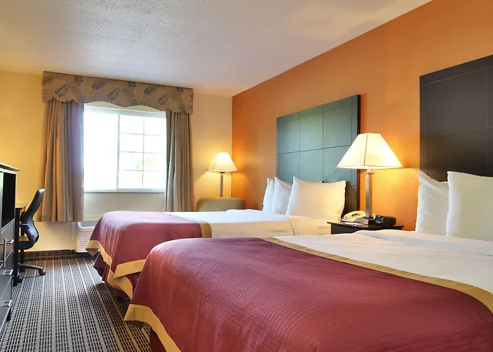 Baymont By Wyndham Muskegon