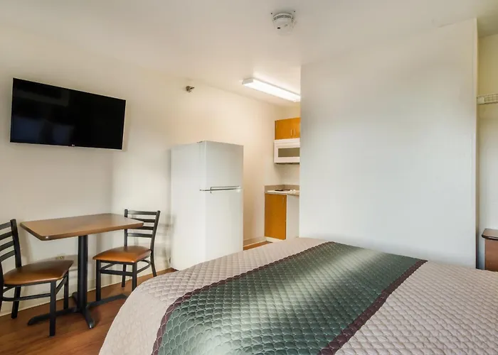 Birch Hill Suites Extended Stay Lake Charles - Sulphur