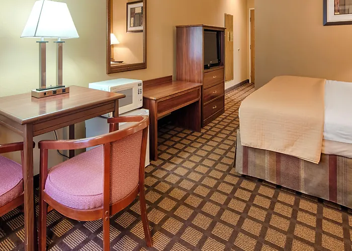 Best Western Plaza Hotel Saugatuck