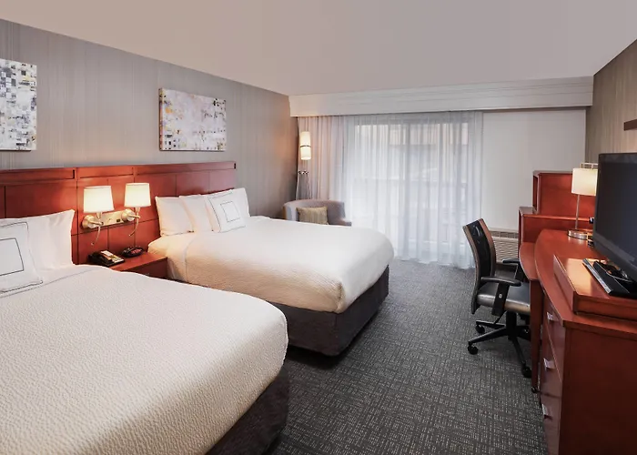 Courtyard By Marriott New Haven Orange