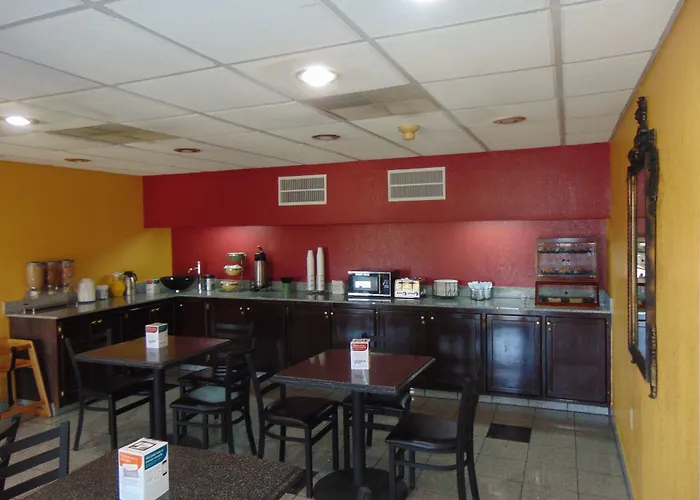 Quality Inn & Suites Dickson