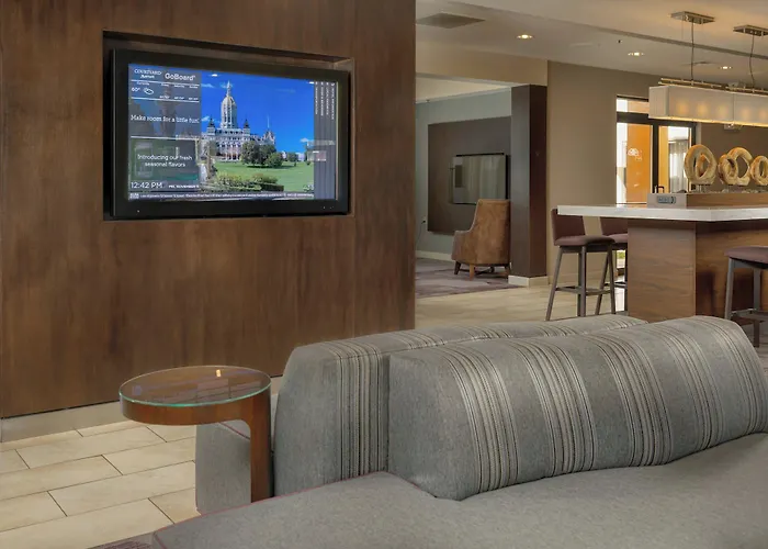 Courtyard By Marriott New Haven Orange