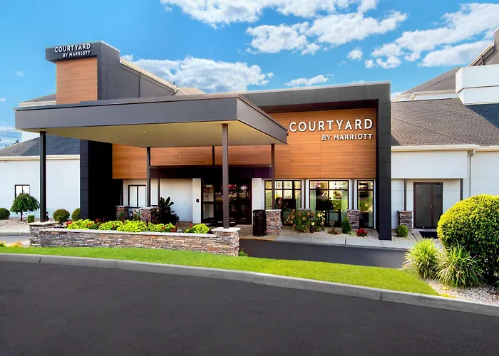 Courtyard By Marriott New Haven Orange
