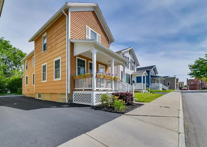 Walk To Parks & Dining: Cozy Canandaigua Home!