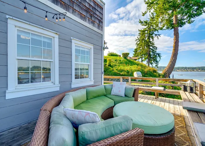 Gig Harbor Historical Beach House In Wollochet Bay