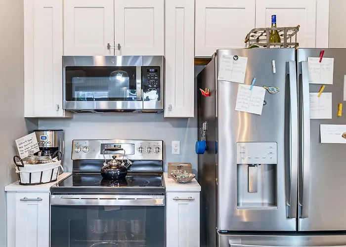 Walk To Dtwn: Charlevoix Condo W/ Fireplace