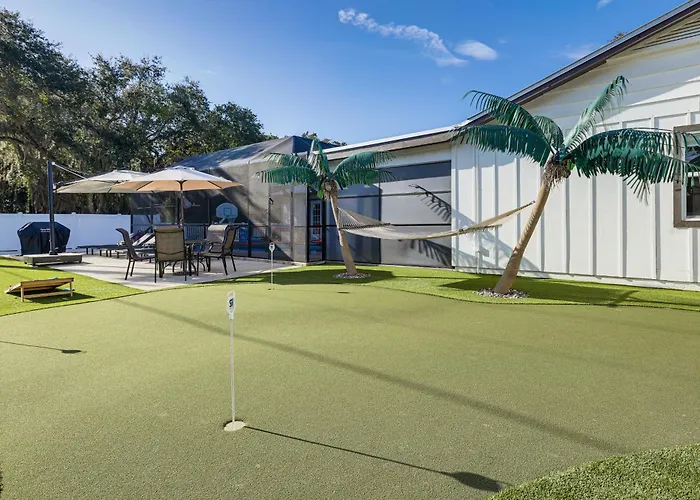 Luxe Jupiter Home W/ Pool House, Near Golf & Beach
