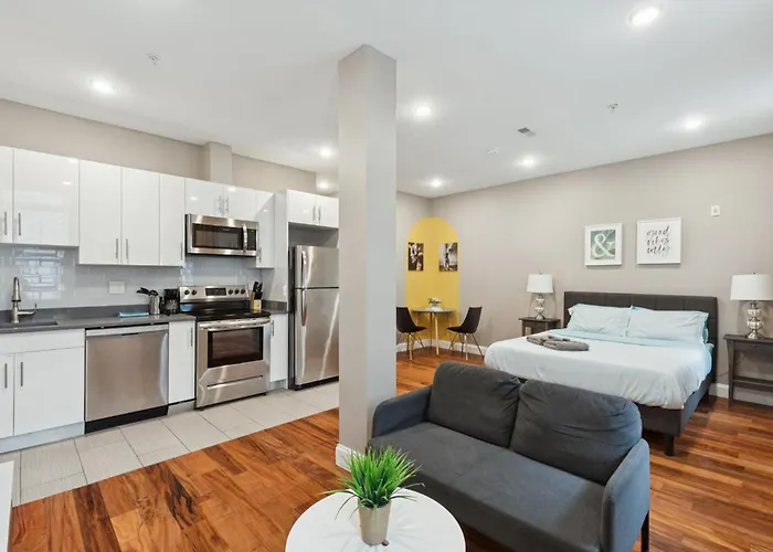 Stay At Luna On Callowhill