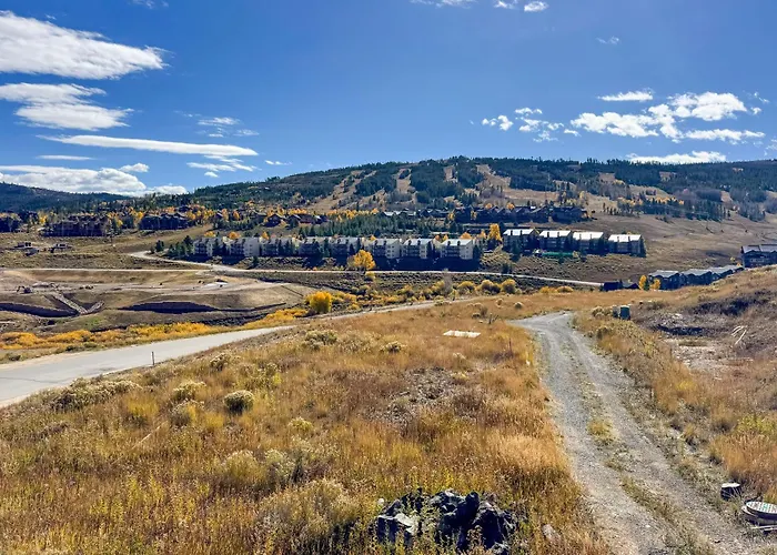 Mtn View Granby Condo W/ In-Unit Hot Tub!