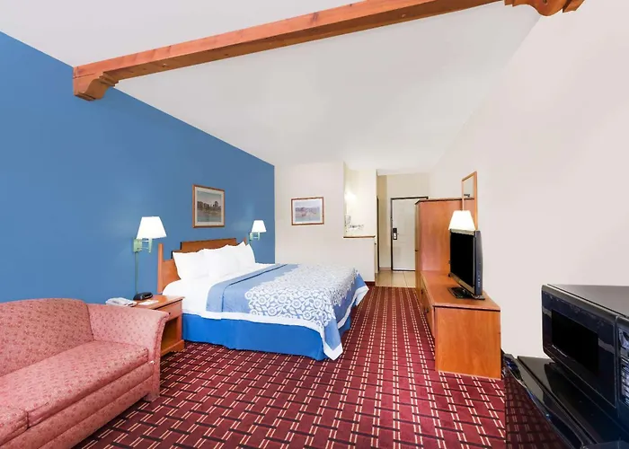 Days Inn & Suites By Wyndham Lordsburg