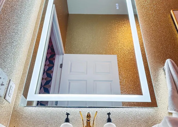 Dolly'S Art Deco - Luxe Stay Near Broadway