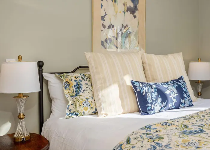 Charming Garden Cottage- Steps To Historic Old Town Half Moon Bay