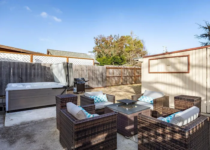 Charming Garden Cottage- Steps To Historic Old Town Half Moon Bay