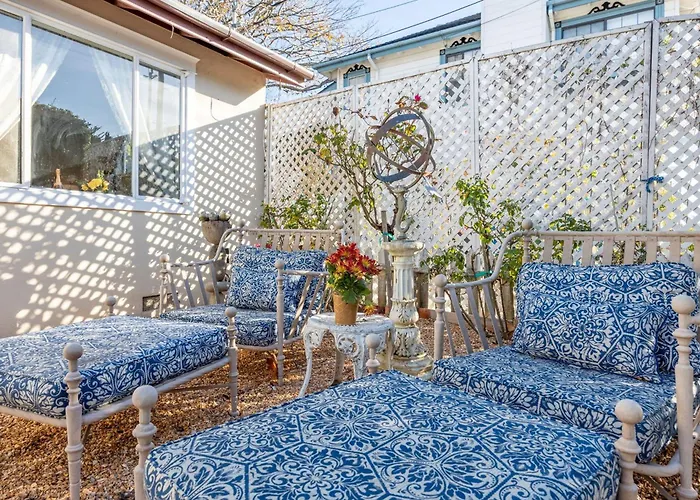 Charming Garden Cottage- Steps To Historic Old Town Half Moon Bay