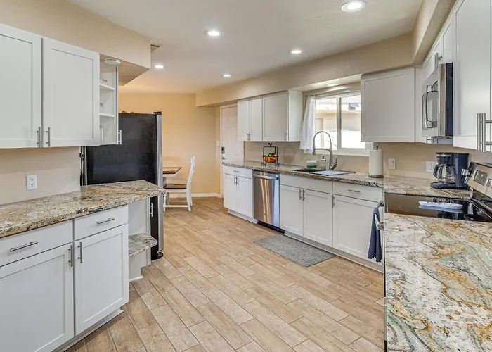 1 Mi To Lake Havasu: Family Home W/ Game Room