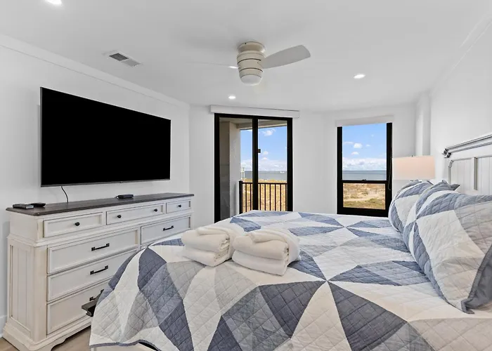 Summer House 202 - 3Br Oceanfront Condo! View!