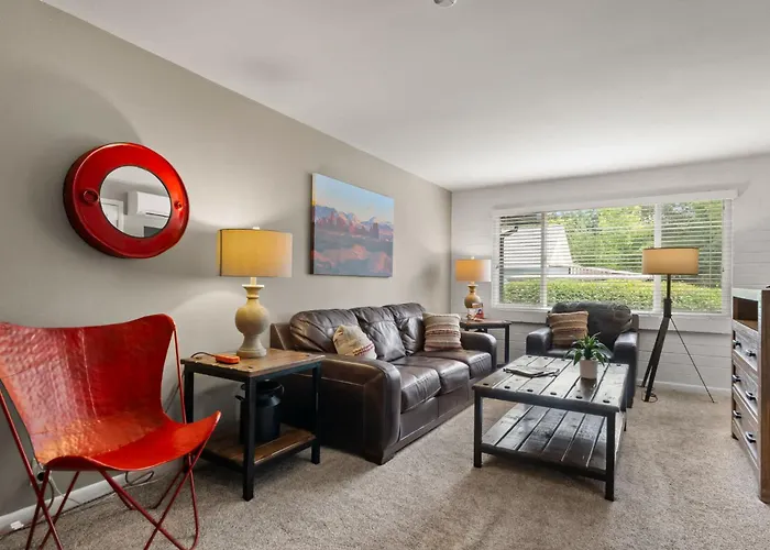 Downtown Cozy Home Base - Purple Sage 7