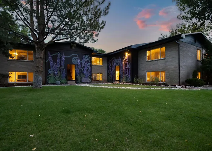 Downtown Cozy Home Base - Purple Sage 7
