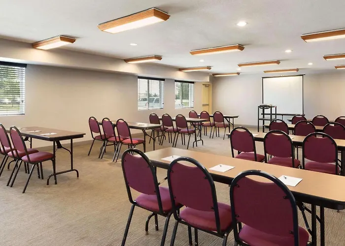 Country Inn & Suites By Radisson, Cedar Rapids Airport, Ia