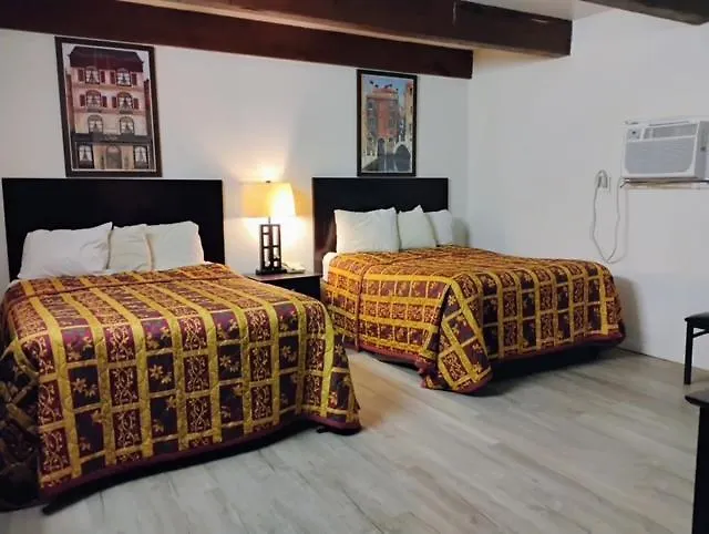 Budget Inn & Suites -Super-Ice Cold And Comfortable & Wonderful Rooms Plus Refrigerator,Microwave Hbo Max Tv & Best Value!