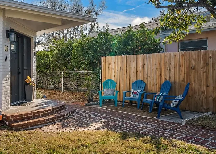 Luxury Home & Mins To Beach And Walk To Downtown