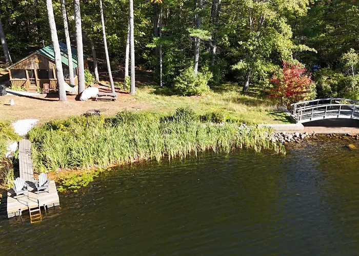 Toms Cabin On Lake Christopher