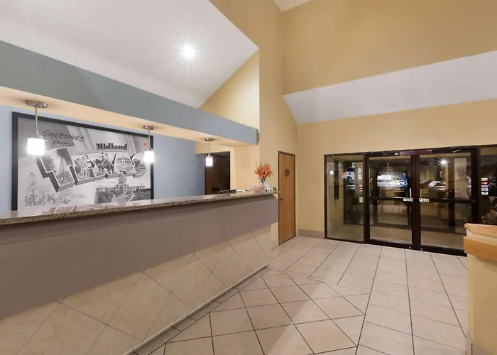 Super 8 By Wyndham Midland