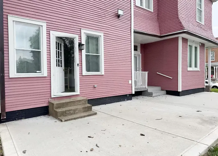 Evansville Holiday House
