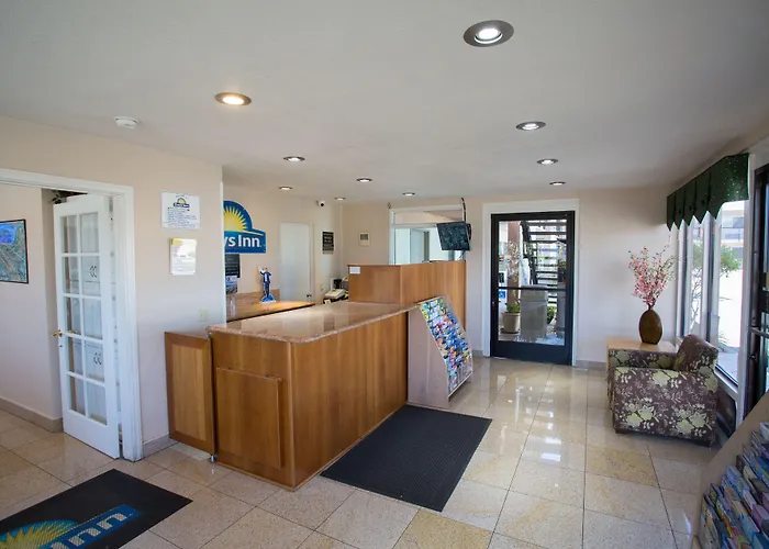 Days Inn By Wyndham Oceanside
